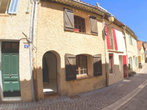 A VENDRE maison de village 13105